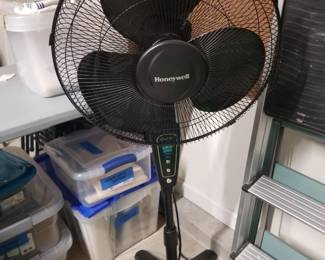 Honeywell floor fan