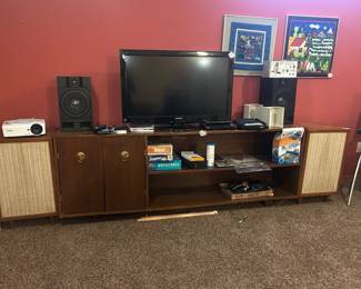 Stereo cabinet