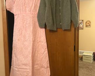 Small amount of vintage clothes
