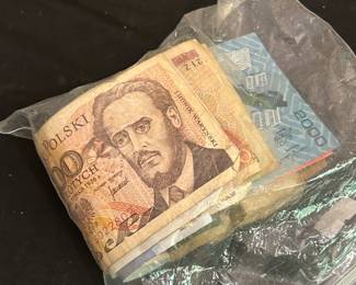 Foreign bills and coins