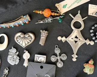Assorted jewelry