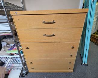 Vintage MCM 6 Drawer Dresser (missing one knob)