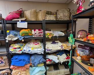 Linens, Bedding, Vintage Quilts and Quilt Topper, Throw Pillows