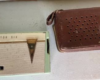 Vintage Coronado Transistor Radio w/Original Case RA50-9902(?)