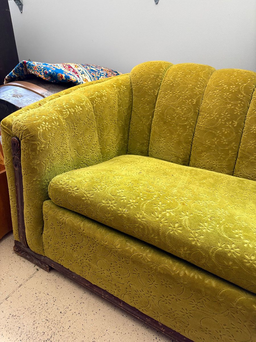 Antique couch/sofa