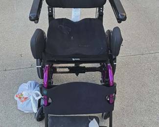 Tilt in space wheelchair