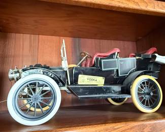Aesthetic Classics Oldsmobile Limited Vodka Decanter Car