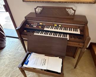 Yamaha Electone VA-280 Organ