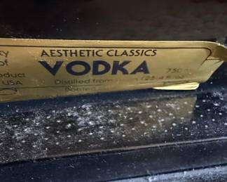 Aesthetic Classics Oldsmobile Limited Vodka Decanter Car