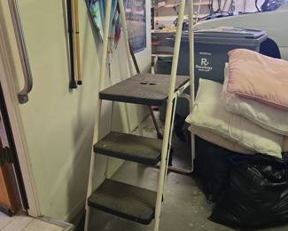 Cosco 3-Step Stepladder