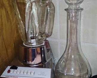 Vintage Hamilton Beach 14-Speed Blender with Glass Decanter