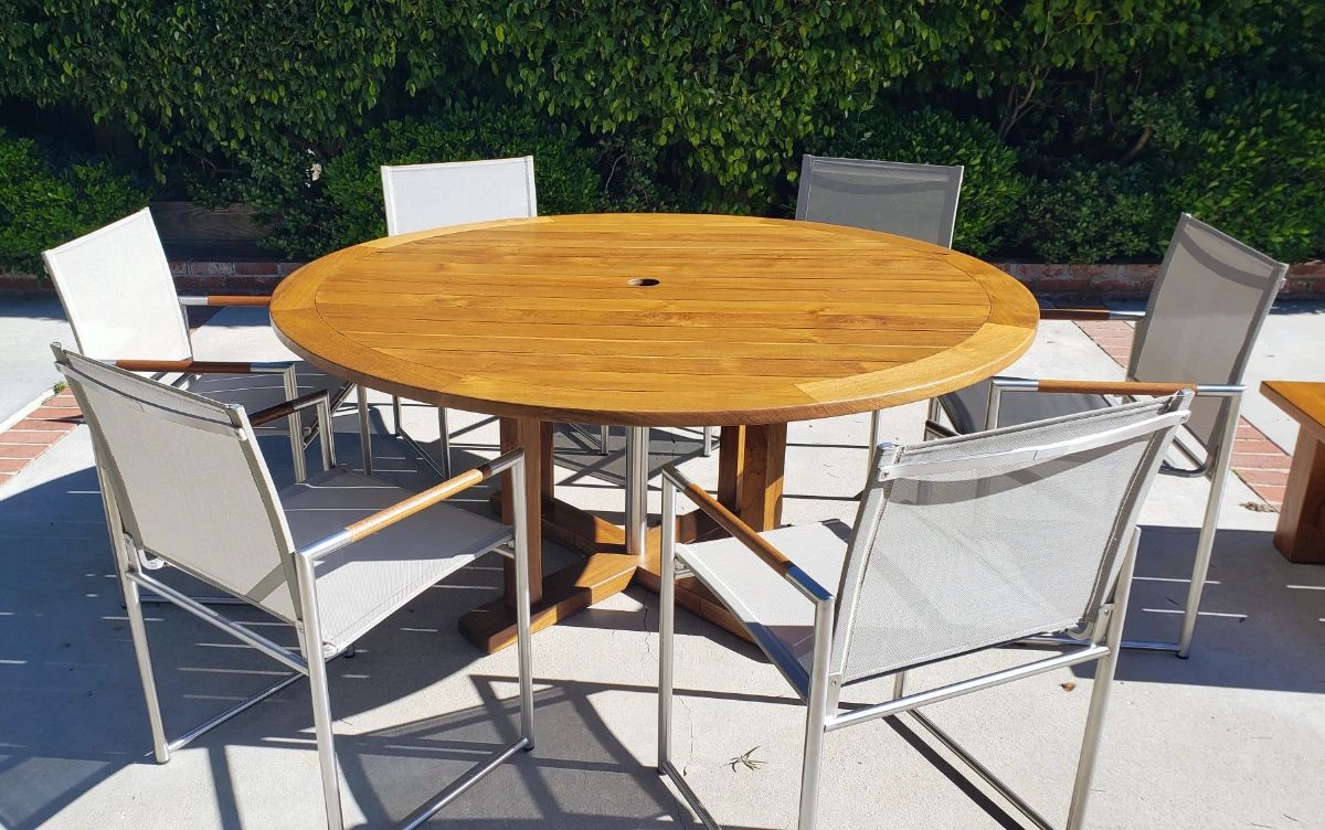 High end Janus et Cie, Harbour Outdoor teak and stainless steel patio set with coffee table (new around $21,000) restored
