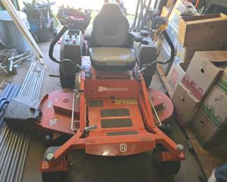 HUSQVARNA MZ61 zero turn mower with 61 inch deck