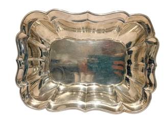 Sterling Windsor/Queen Anne Style Bread Tray.  Antique sterling silver Windsor / Queen Anne style bread tray manufactured by the renowned Reed & Barton silversmiths of Taunton, Massachusetts.    488 grams. 