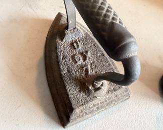 Cast iron flat iron