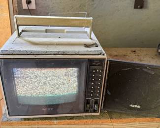 SONY TRINITRON COLOR TV RECEIVER KV-8100