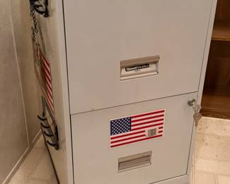 STEELWORKS 2 DRAWER MBILE LOCKING FILE CABINET