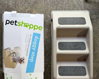 2 SETS OF PET STEPS DOGGY STEPS CATS TOO! 
