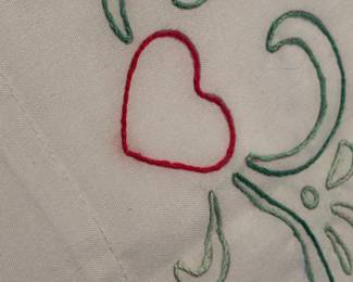 VINTAGE LINENS CROCHET & EMBROIDERY