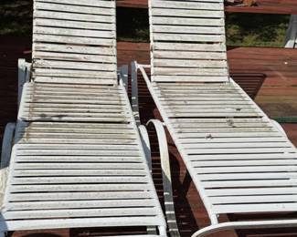 VINYL STRAP ALUMINUM CHAISE LOUNGE CHAIRS W ADJUSTABLE BACK
