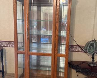 VINTAGE OAK CURIO CABINET W LIGHTS & GLASS SHELVES