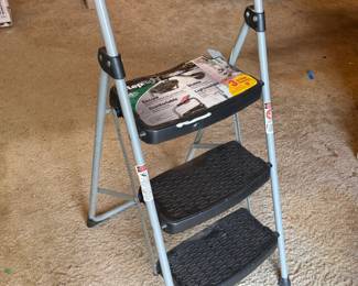 WERNER LIGHTWEIGHT FOLDING STEEL HANDY STEP STOOL