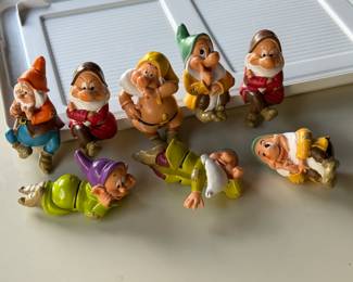 VINTAGE SEVEN DWARFS POT SITTERS