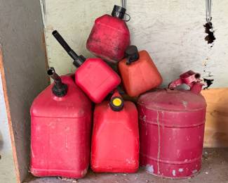 PLASTIC & METAL GAS FUEL CONTAINERS