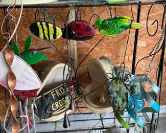 PLANT RACK W YARD & GARDEN DECOR GALOR!  LOTS OF THIS TYPE OF DECOR