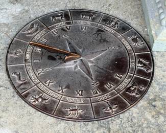 GAZING BALL BASE & ZODIAC SUNDIAL DECOR