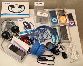 MP4 PLAYERS HEADPHONES BLUETOOTH ELECTRONICS
