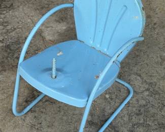 SQUIRREL FEEDER METAL MINI LAWN CHAIR CUTE!