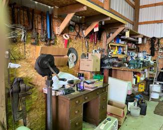 desk, blower, tools