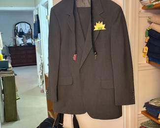 46 Long Men’s Suit, Travel Bag w/Keys and Shoulder Strap
