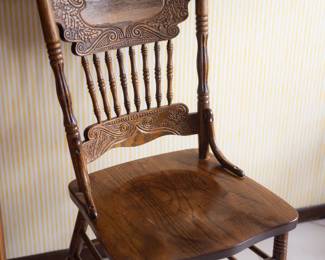 Round Kitchen Table w/ 4 Chairs (+Glass Top). $750 for all. 