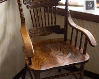 Round Kitchen Table w/ 4 Chairs (+Glass Top). $750 for all. 