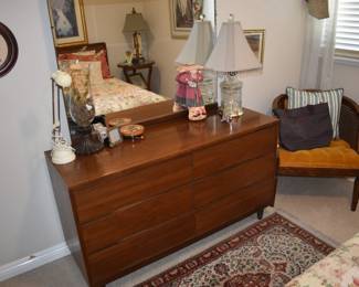 Begin MCM BEDROOM Close Ups