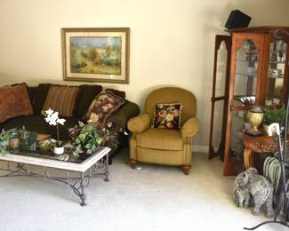 Living Room Overview, Access to backyard
