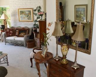 Living Room Overview, Access to backyard