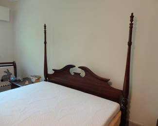 Thomasville Queen Bed Set