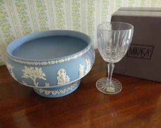 Large Wedgwood fruit bowl