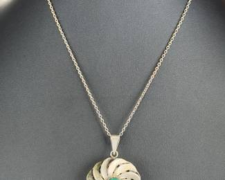 VIntage MEXICAN Sterling Silver Pinwheel Pendant Necklace, Green Cabochon