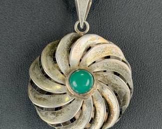 vintage Mexican Sterling Silver Pinwheel Pendant Necklace, GREEN Cabochon