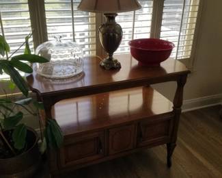 Rolling tea cart; table lamp