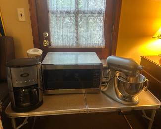 Appliances, including KitchenAid mixer!