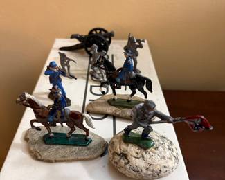 Vintage toy soldiers!