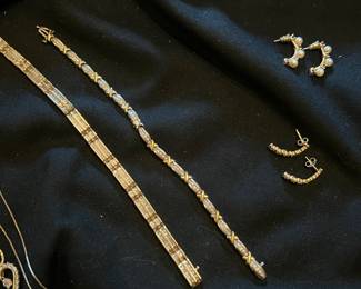 Diamond and gold jewelry