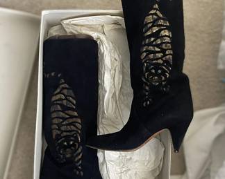 Vintage SHOE BIZ MAGNIN Suede Boots - Circa 1970