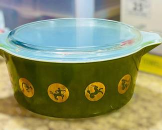 PYREX Zodiac Casserole Dish