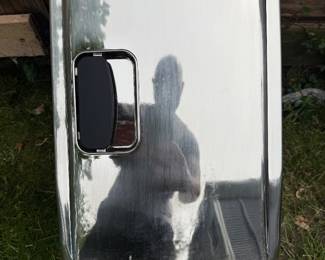 Vector camping refrigerator